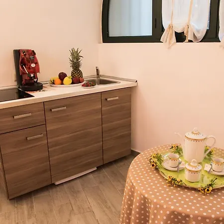 Bed & Breakfast Petros Salerno