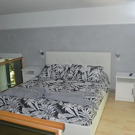 Petros Rooms&apartments 3*
